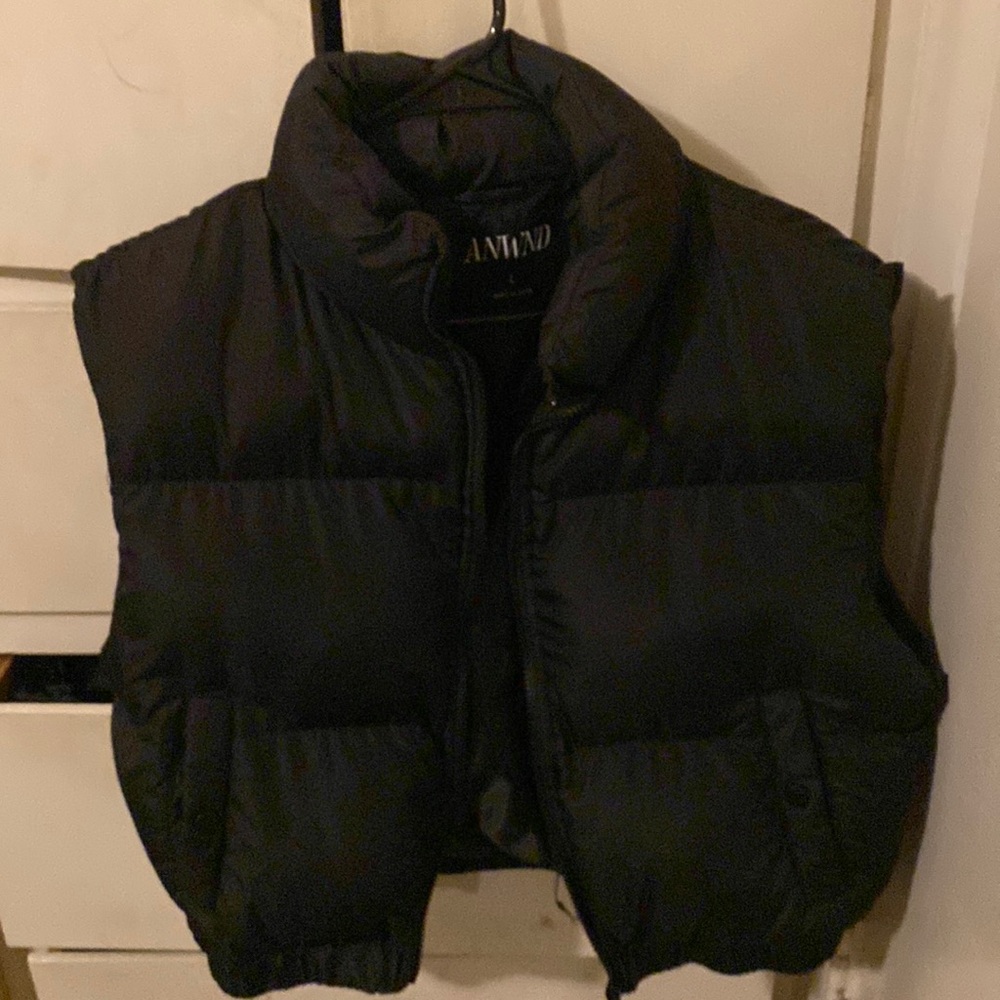 Black puffer vest